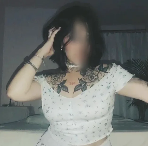 Alma, 28