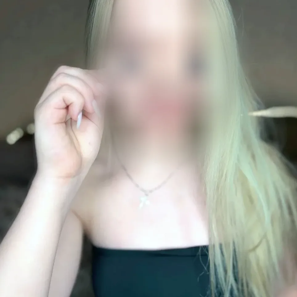 Elisabeth, 21