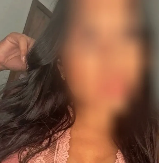 Isabelle, 29