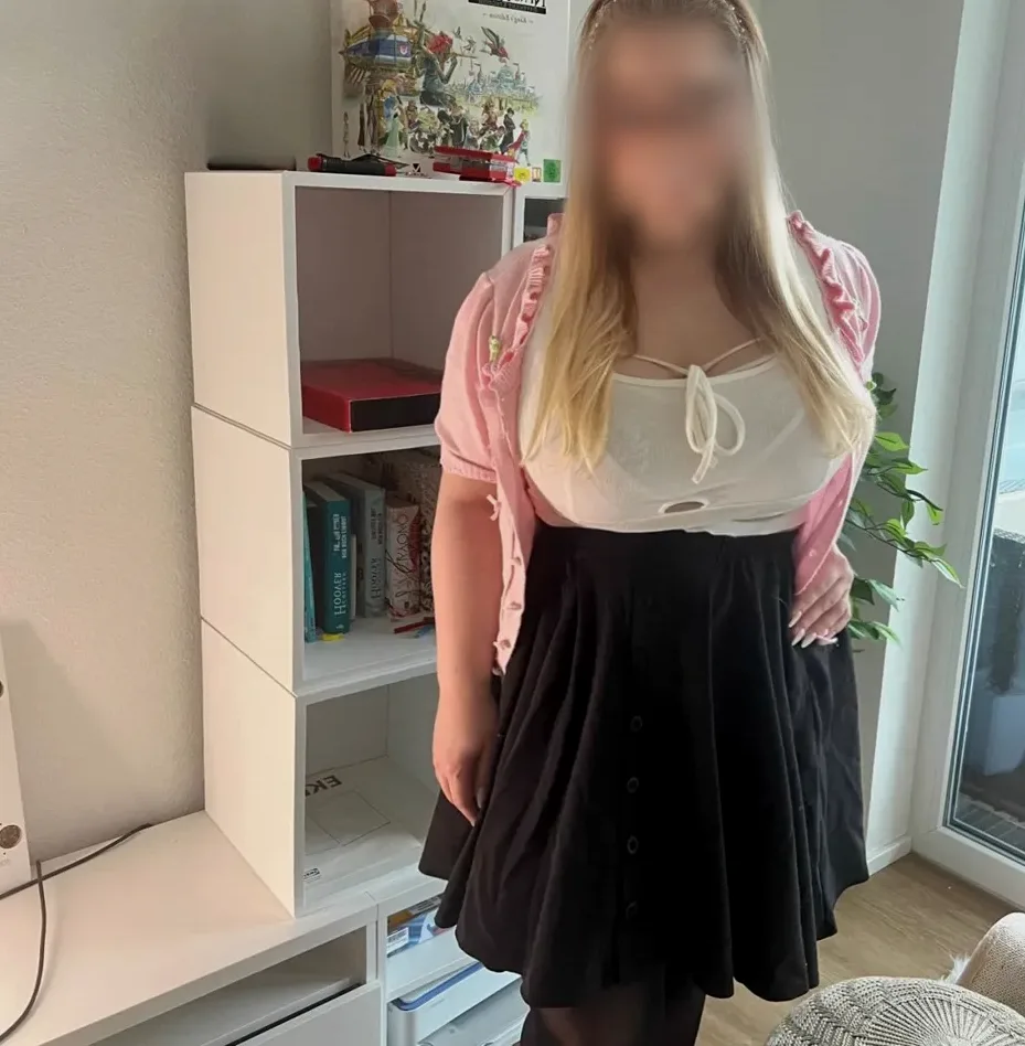 Jenny, 32