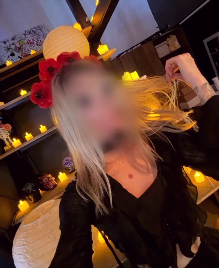 Rebecca, 34